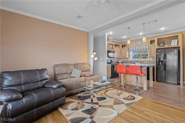 3145 Venus LN, North Fort Myers, FL 33903