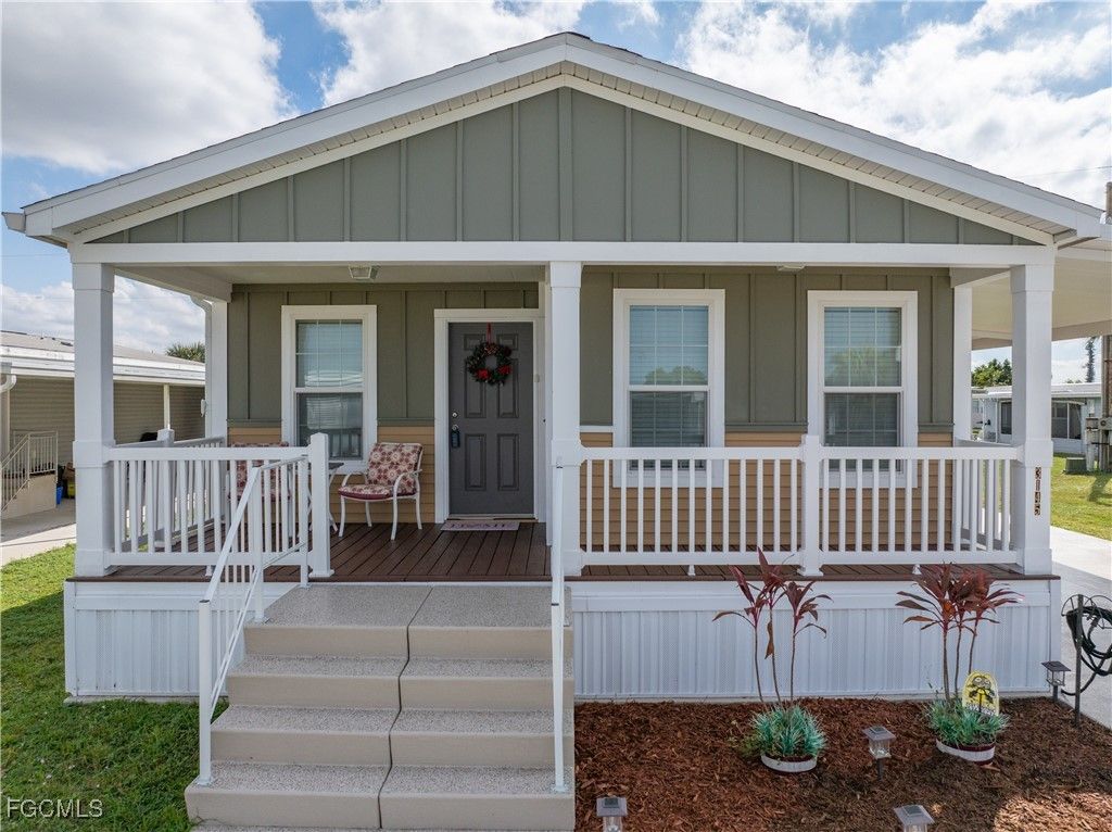 3145 Venus LN, North Fort Myers, FL 33903