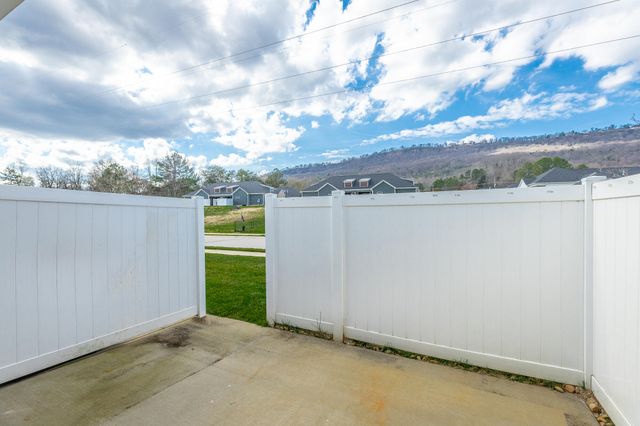 3306 Stonecreek Drive, Chattanooga, TN 37405