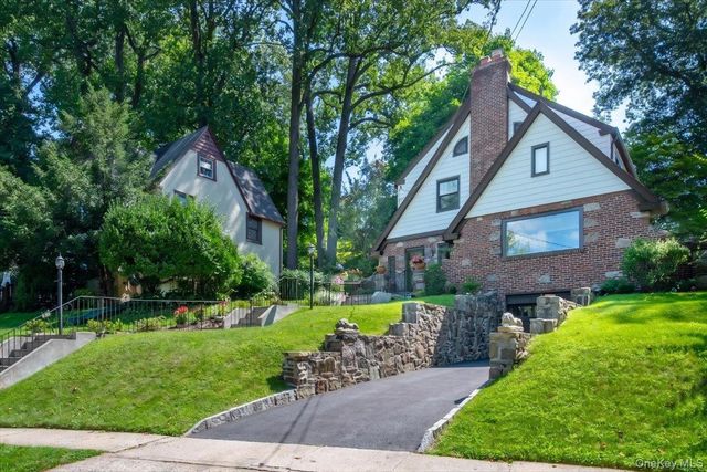 3 Walworth Terrace, White Plains, NY 10606