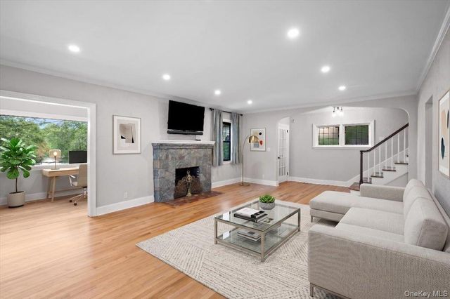 3 Walworth Terrace, White Plains, NY 10606