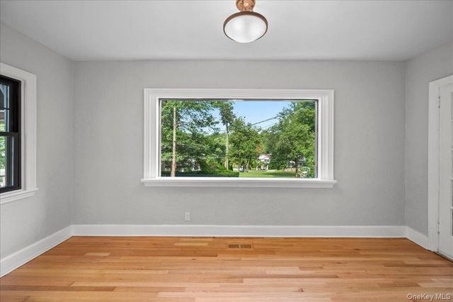3 Walworth Terrace, White Plains, NY 10606
