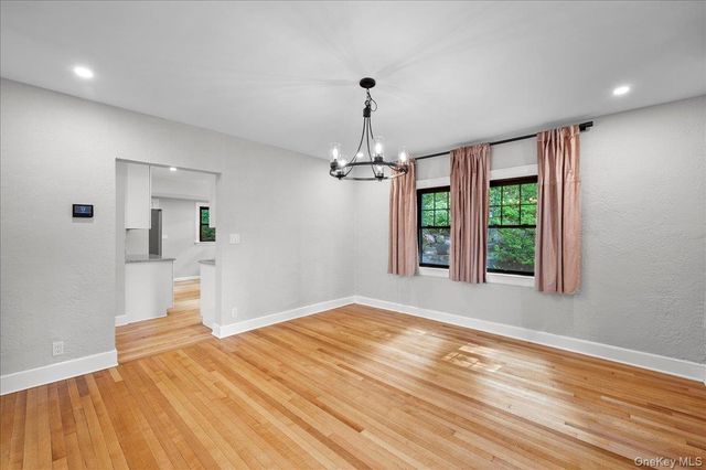 3 Walworth Terrace, White Plains, NY 10606