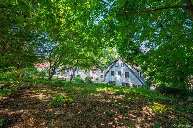 3 Walworth Terrace, White Plains, NY 10606