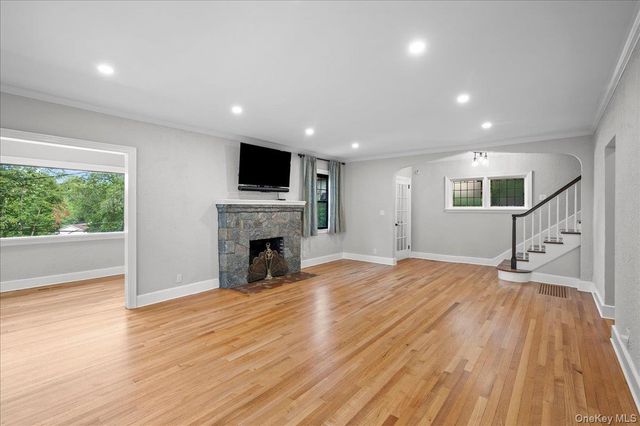 3 Walworth Terrace, White Plains, NY 10606