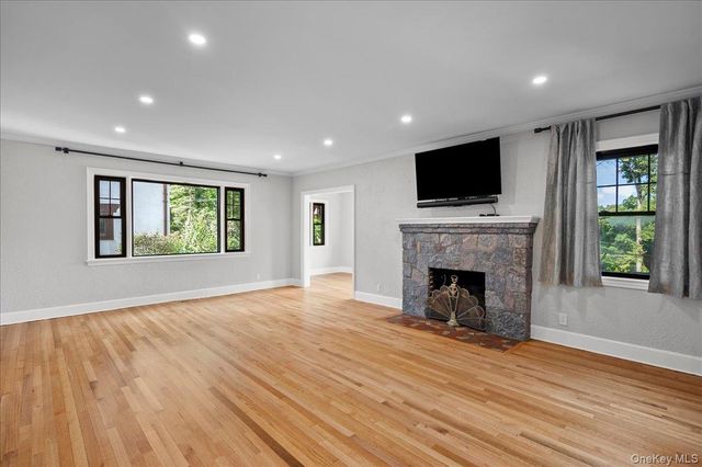 3 Walworth Terrace, White Plains, NY 10606