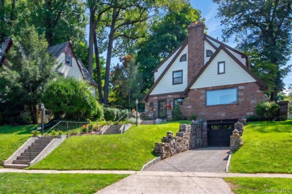 3 Walworth Terrace, White Plains, NY 10606