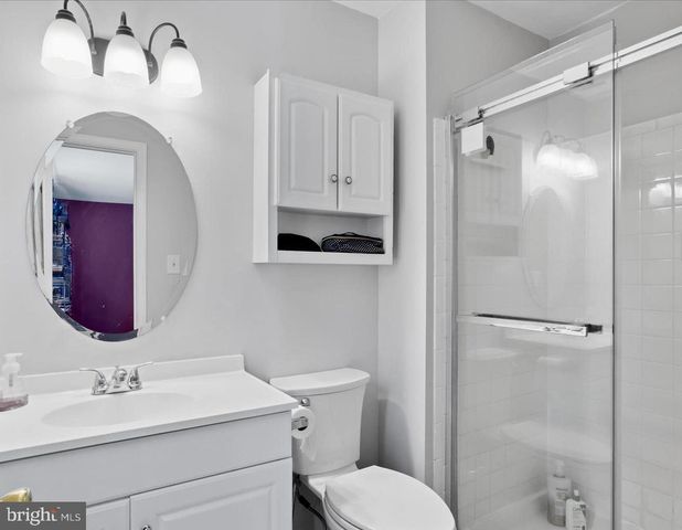 13515 KING CHARLES DR, Chantilly, VA 20151