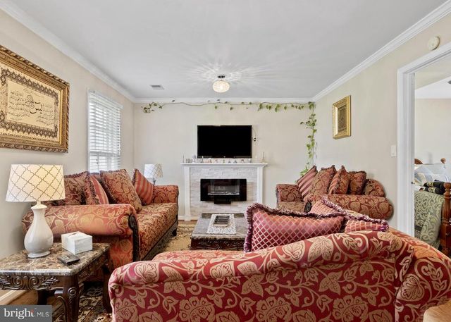 13515 KING CHARLES DR, Chantilly, VA 20151