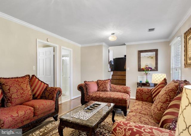 13515 KING CHARLES DR, Chantilly, VA 20151