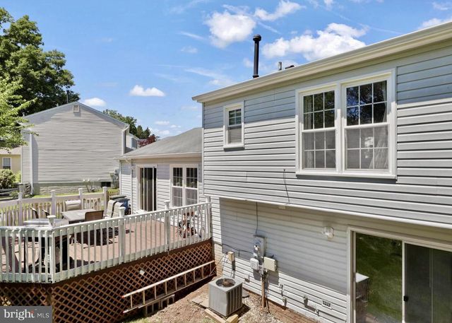 13515 KING CHARLES DR, Chantilly, VA 20151