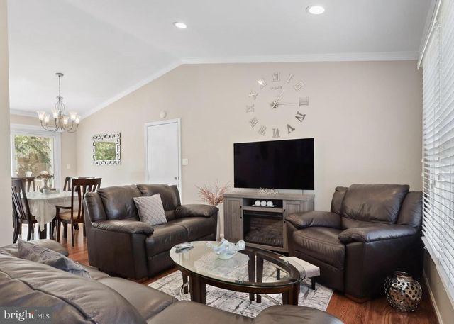 13515 KING CHARLES DR, Chantilly, VA 20151