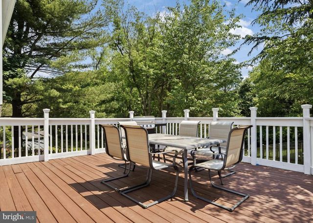 13515 KING CHARLES DR, Chantilly, VA 20151