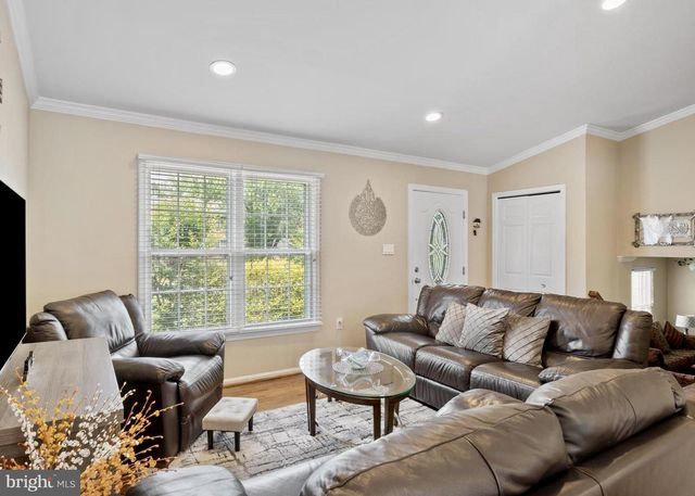 13515 KING CHARLES DR, Chantilly, VA 20151