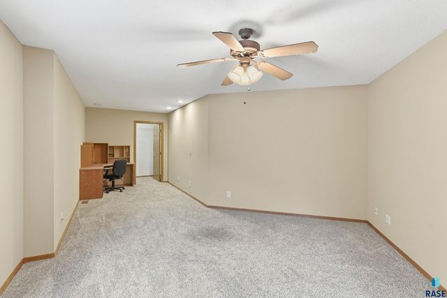 1536 S Southeastern Ave Avenue 205, Sioux Falls, SD 57103