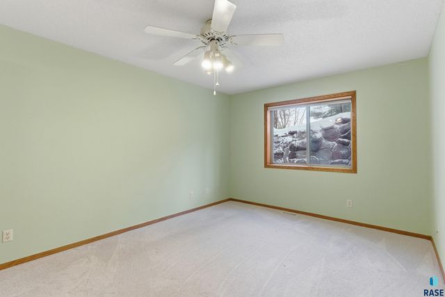 1536 S Southeastern Ave Avenue 205, Sioux Falls, SD 57103