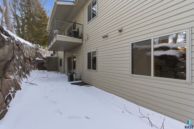 1536 S Southeastern Ave Avenue 205, Sioux Falls, SD 57103