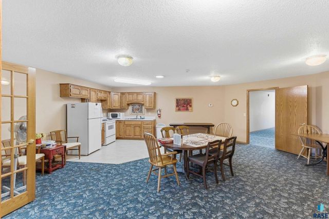 1536 S Southeastern Ave Avenue 205, Sioux Falls, SD 57103