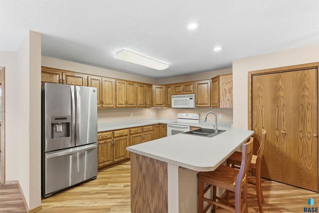 1536 S Southeastern Ave Avenue 205, Sioux Falls, SD 57103