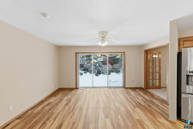 1536 S Southeastern Ave Avenue 205, Sioux Falls, SD 57103