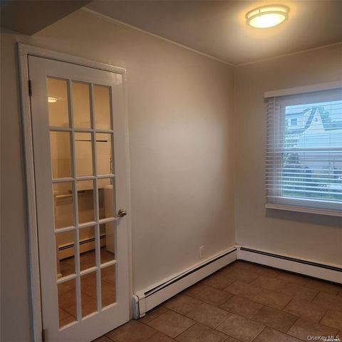 30 Montgomery Avenue house, Oceanside, NY 11572