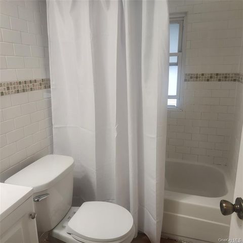 30 Montgomery Avenue house, Oceanside, NY 11572