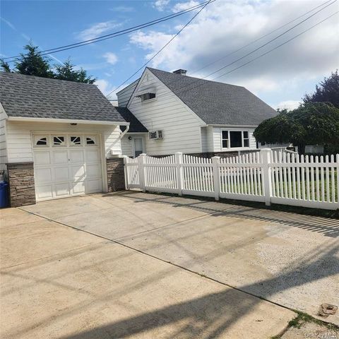 30 Montgomery Avenue house, Oceanside, NY 11572