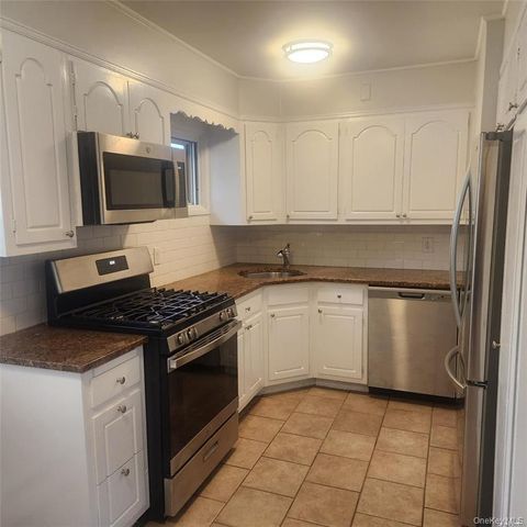 30 Montgomery Avenue house, Oceanside, NY 11572