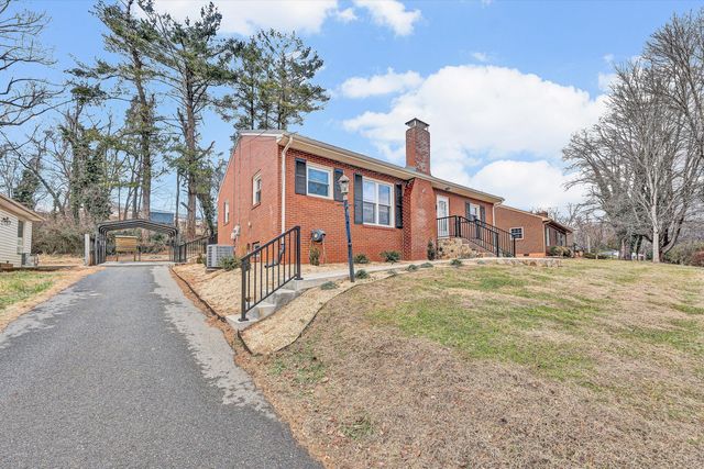 280 Oak St ST, Rocky Mount, VA 24151