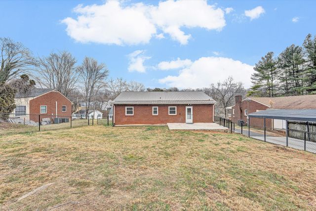 280 Oak St ST, Rocky Mount, VA 24151