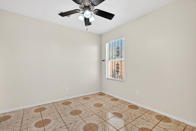 1228 Telstar Loop NW, Albuquerque, NM 87121