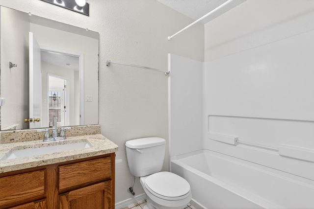 1228 Telstar Loop NW, Albuquerque, NM 87121