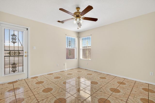 1228 Telstar Loop NW, Albuquerque, NM 87121