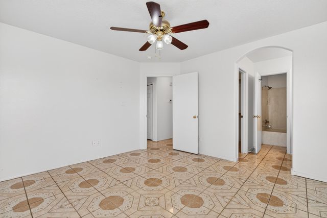 1228 Telstar Loop NW, Albuquerque, NM 87121