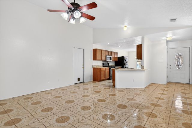 1228 Telstar Loop NW, Albuquerque, NM 87121