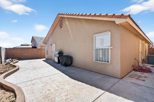 1228 Telstar Loop NW, Albuquerque, NM 87121