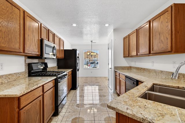 1228 Telstar Loop NW, Albuquerque, NM 87121