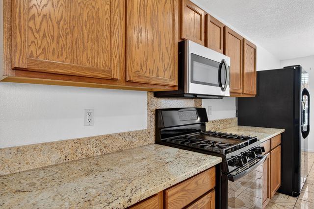 1228 Telstar Loop NW, Albuquerque, NM 87121