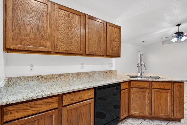 1228 Telstar Loop NW, Albuquerque, NM 87121