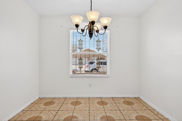 1228 Telstar Loop NW, Albuquerque, NM 87121