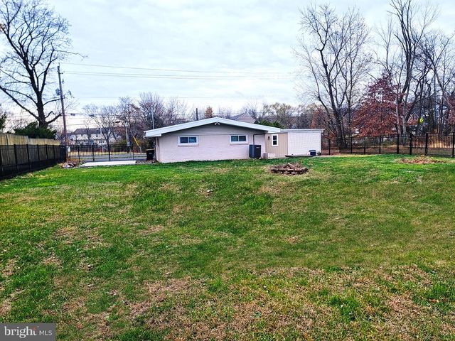 2403 N CHARLOTTE ST, Pottstown, PA 19464