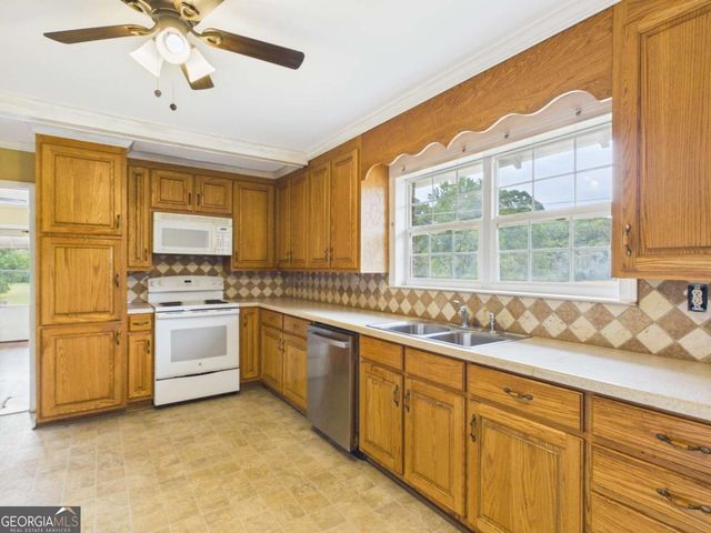 1600 McNutt Creek Road, Bogart, GA 30622