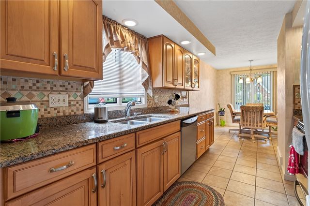 226 Somershire Drive, Irondequoit, NY 14617