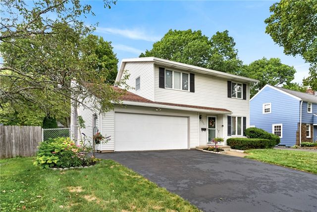 226 Somershire Drive, Irondequoit, NY 14617