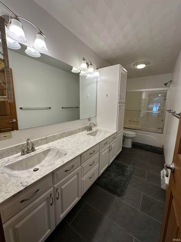 816 Lakeside Drive, Kokomo, IN 46901