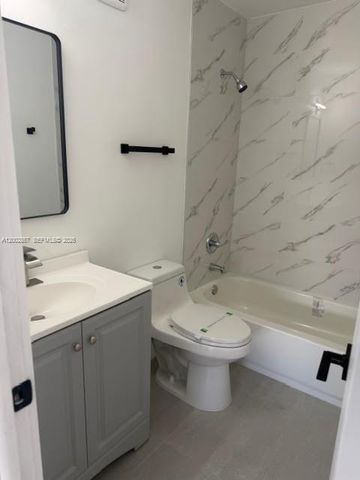 6870 SW 45th Ln 11, Miami, FL 33155