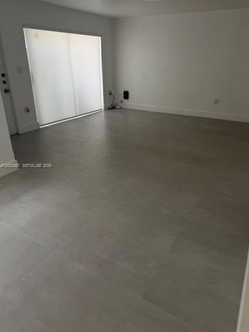 6870 SW 45th Ln 11, Miami, FL 33155