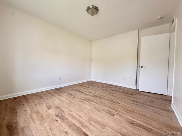 3911 Fort Street 211B, Trenton, MI 48183