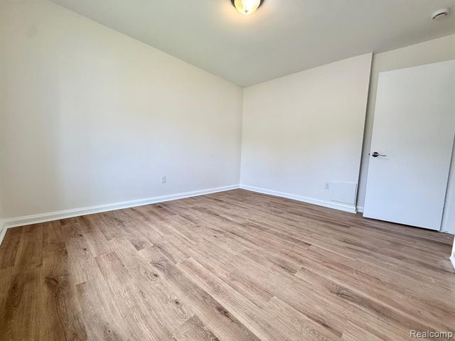 3911 Fort Street 211B, Trenton, MI 48183