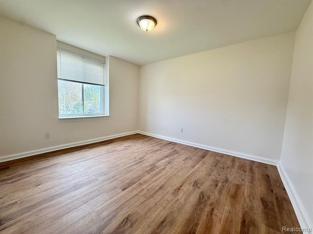 3911 Fort Street 211B, Trenton, MI 48183